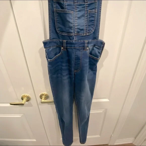 Jean Overalls👖 - Picture 2 of 2